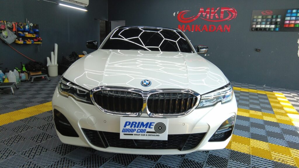งานติด PPF ฟิล์มกันรอย บนรถ BMW 330e สีขาว โดย Prime Wrap Car ปากเกร็ด
