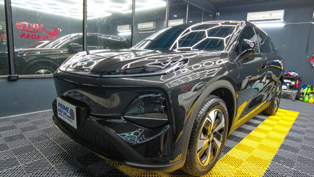 ผิวสีเงาลึกหลังเคลือบแก้วกราฟีน บนรถ Chang an Nevo Q05 โดย Prime Wrap Car ปากเกร็ด