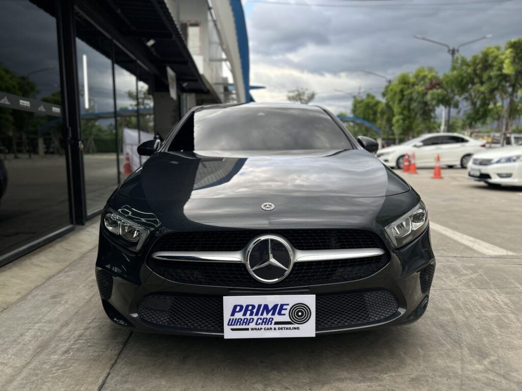 ฟิล์มกันรอย PPF บนรถยุโรปสีดำ ปกป้องสีเดิมจากรอยหินดีดและรอยขนแมว