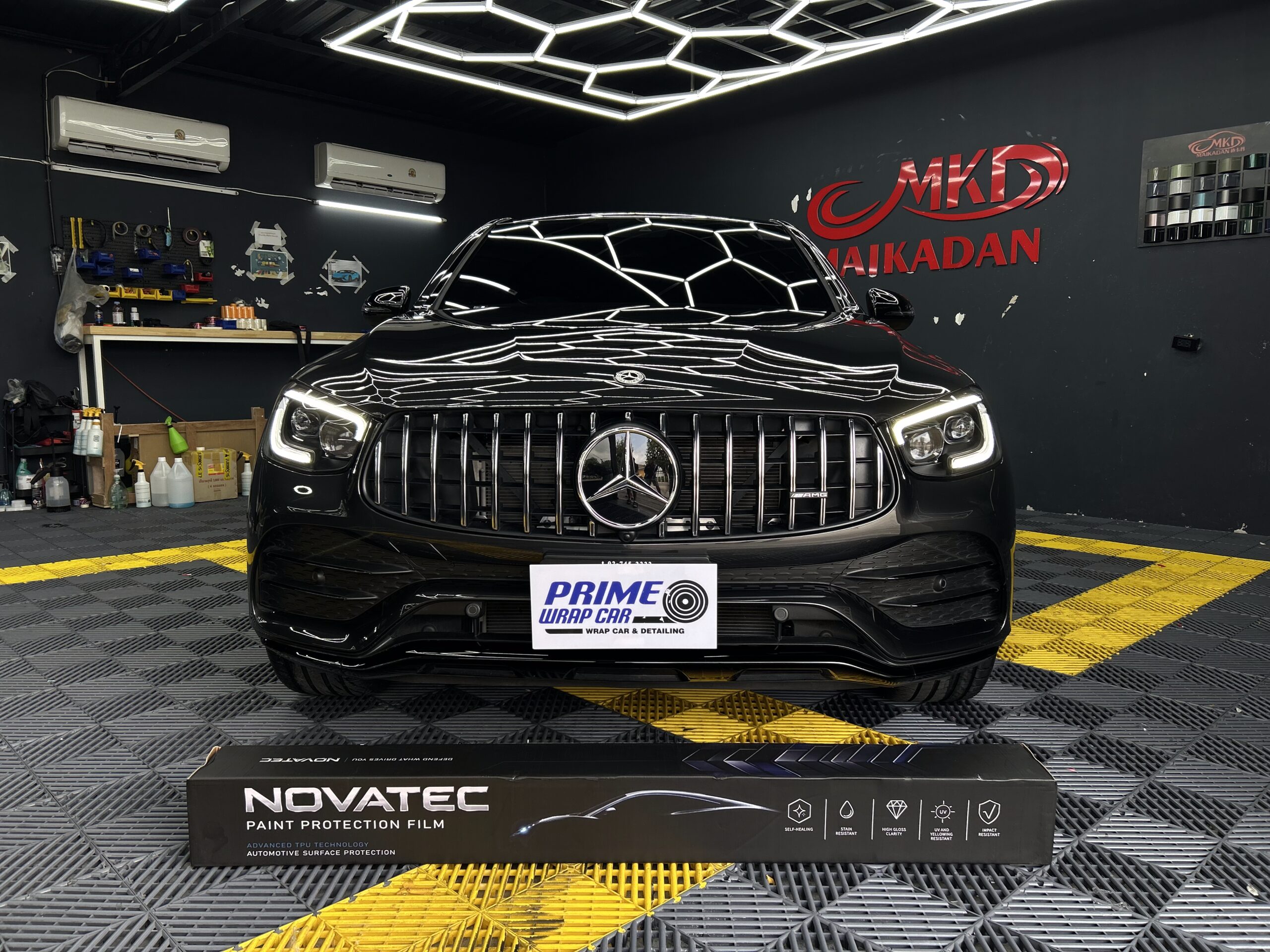 Benz GLC43 Coupe ด้านหน้า หลังติดฟิล์มกันรอย PrimePro ที่ Prime Wrap Car พร้อมกล่องฟิล์ม NOVATEC