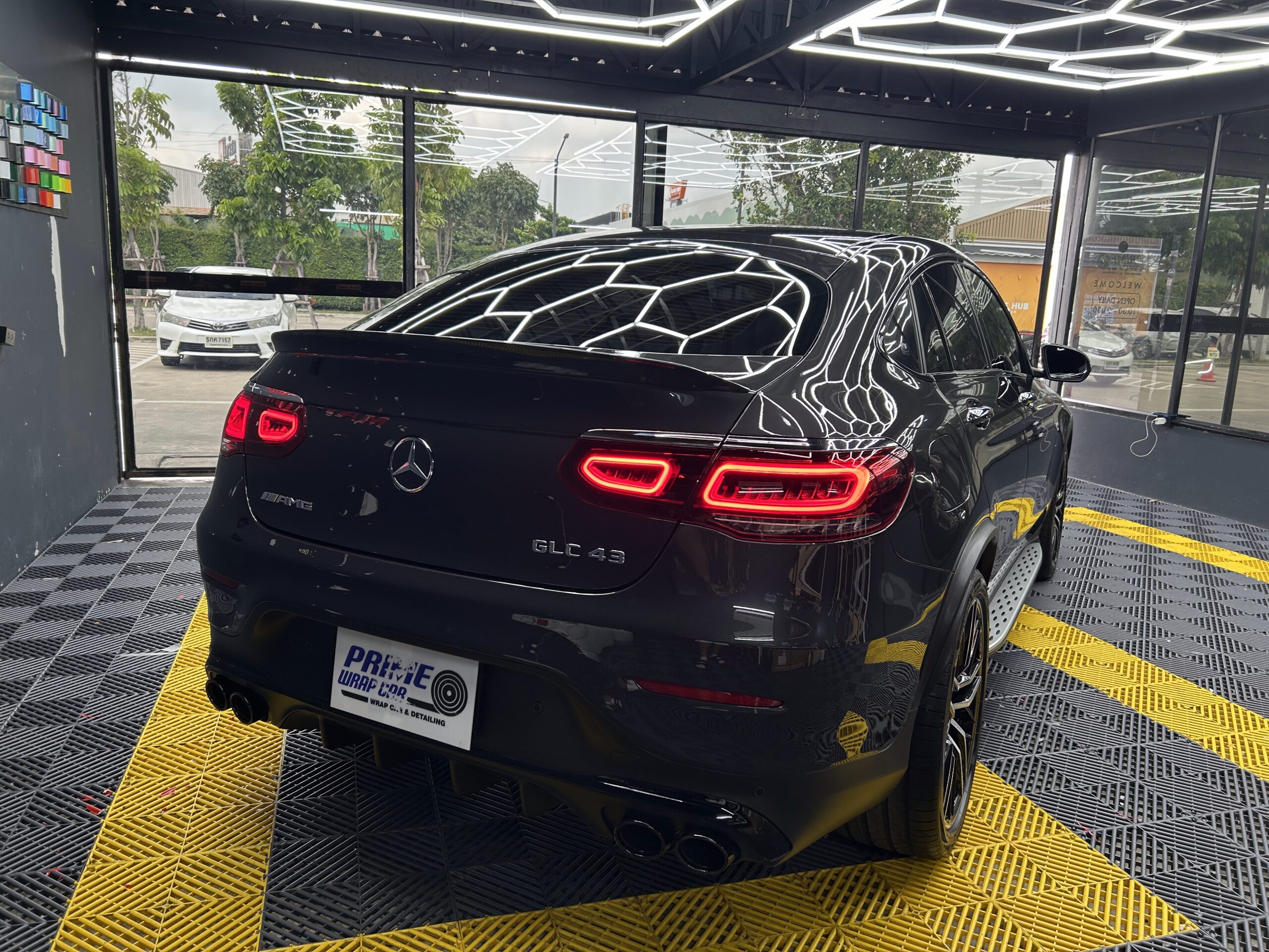 Benz GLC43 ด้านท้าย หลังติดฟิล์มใสกันรอย PrimePro